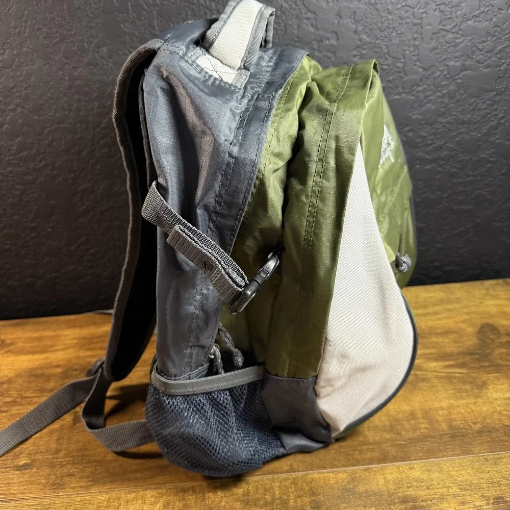Austin Clothing Co Ripstop Green Grey Nylon Daypack Backpack Unisex OS - Picture 4 of 5